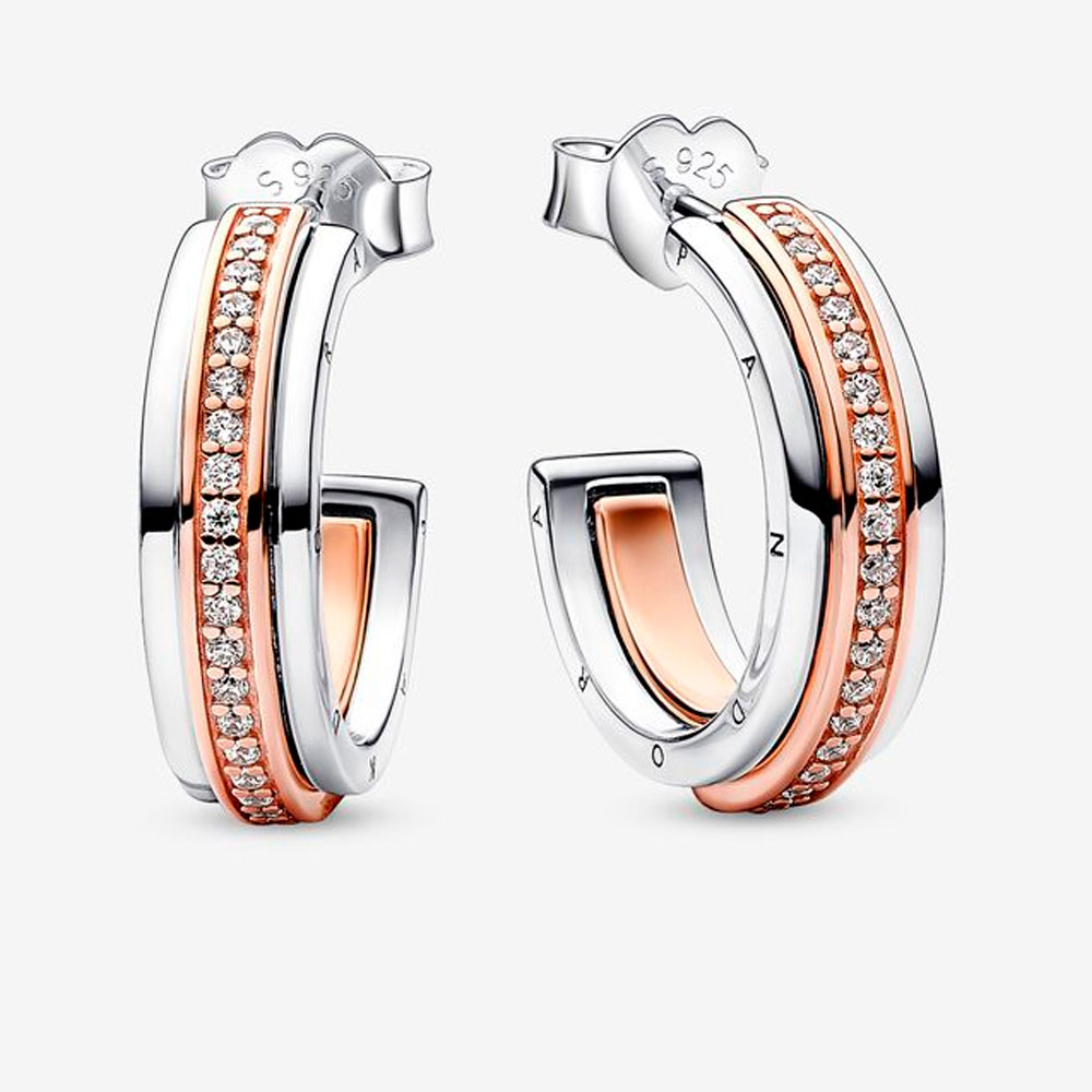 Серьги  Pandora   «Pandora Signature Two tone Logo & Pave Hoop»  | PANDORA 