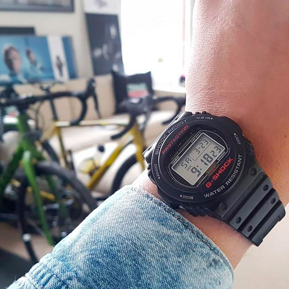 Японские наручные часы мужские Casio G-SHOCK  DW-5750E-1D | Casio 